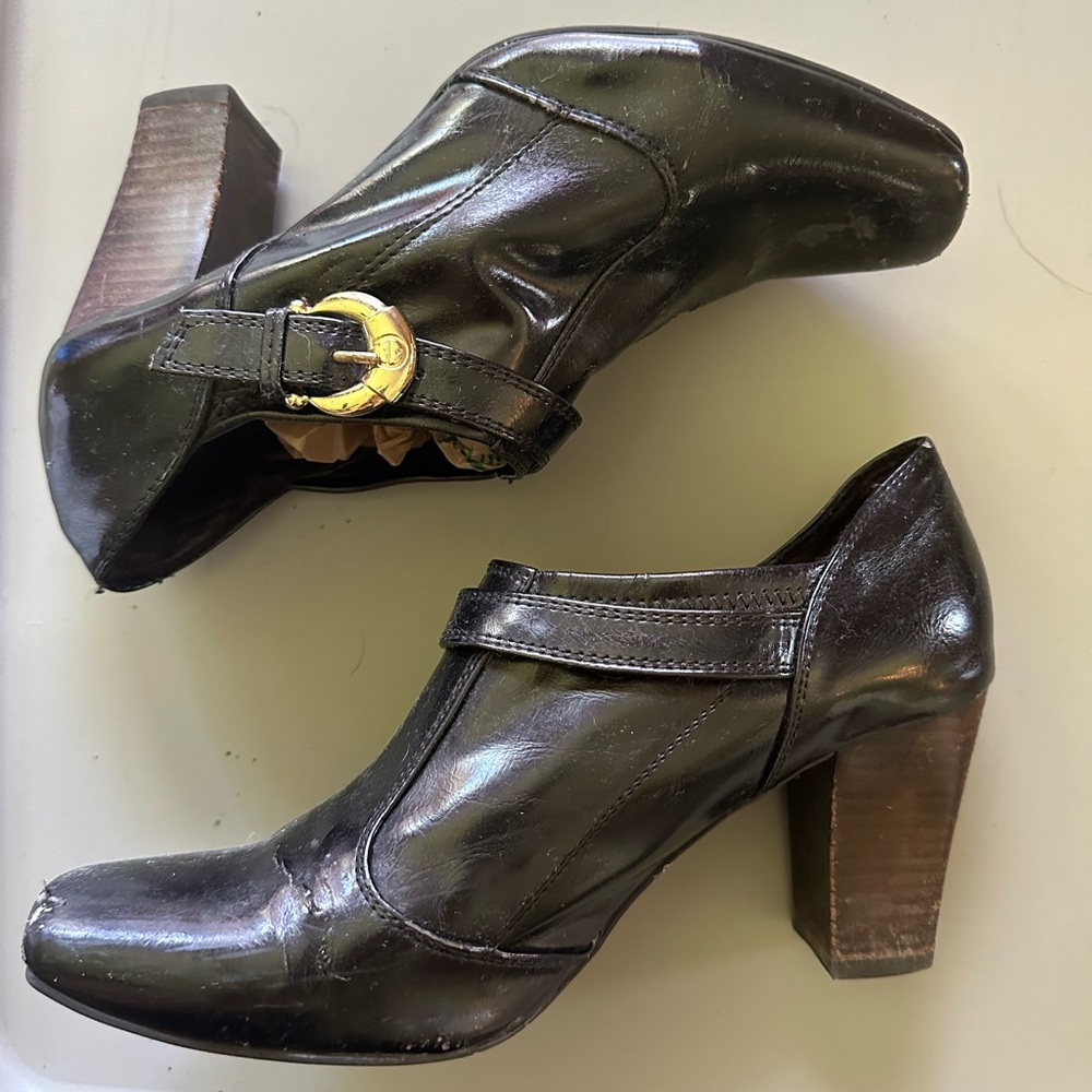 Dark brown heeled shoes (8 1/2)